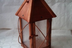  Farol madera de pino ,acabado en laca 25cm.35€